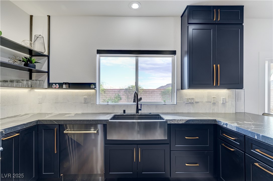 12121 Las Hurdes Avenue