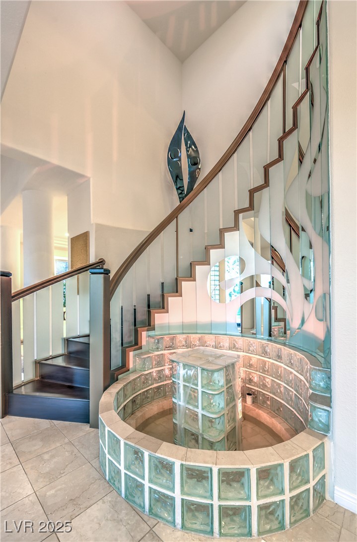 2228 Versailles Court