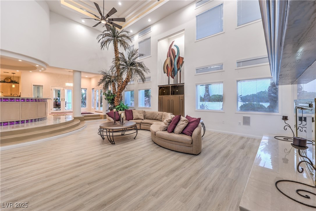 2228 Versailles Court