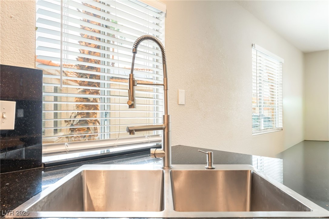 6913 Jasmine Creek Way