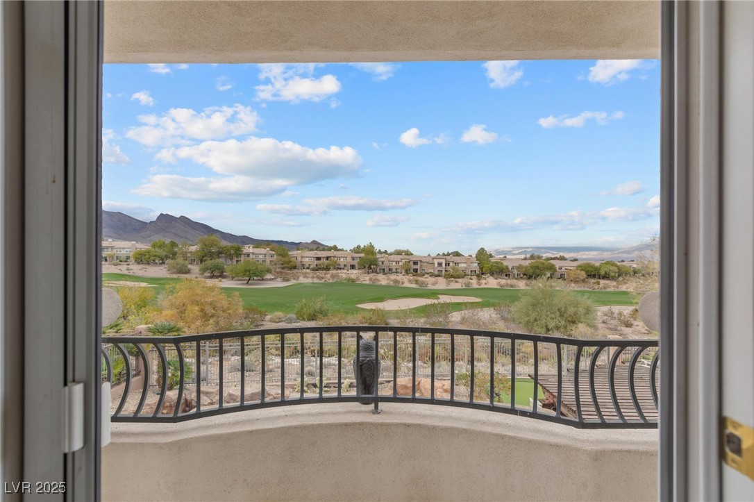 425 Pinnacle Heights Lane