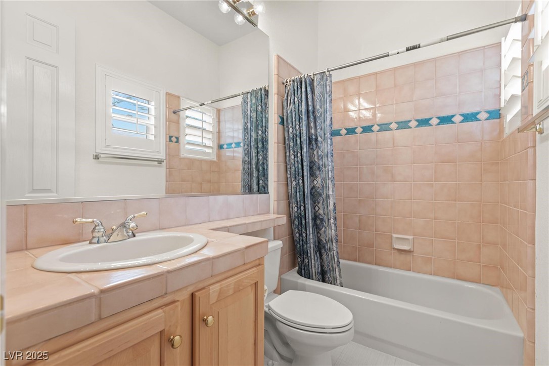 425 Pinnacle Heights Lane