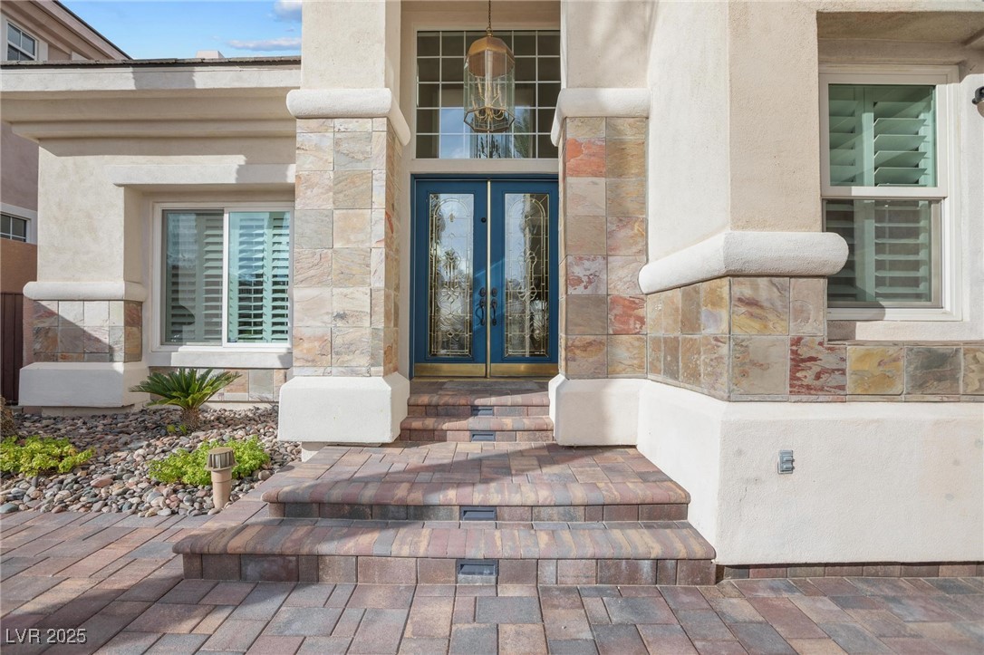 425 Pinnacle Heights Lane