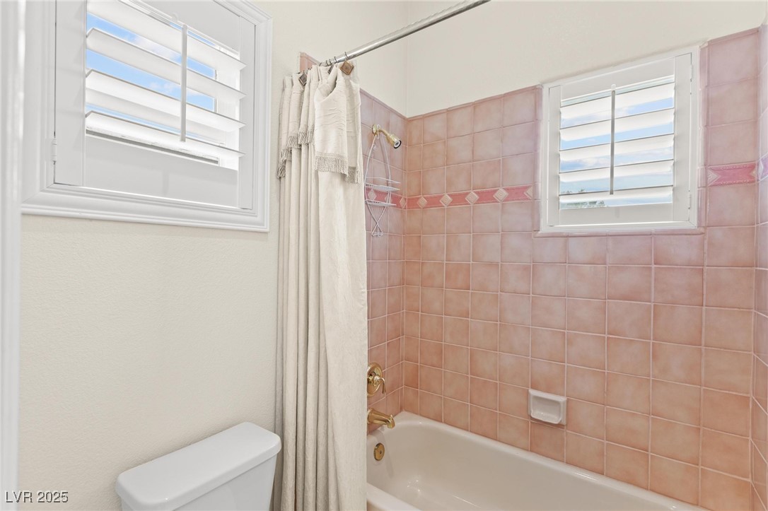 425 Pinnacle Heights Lane