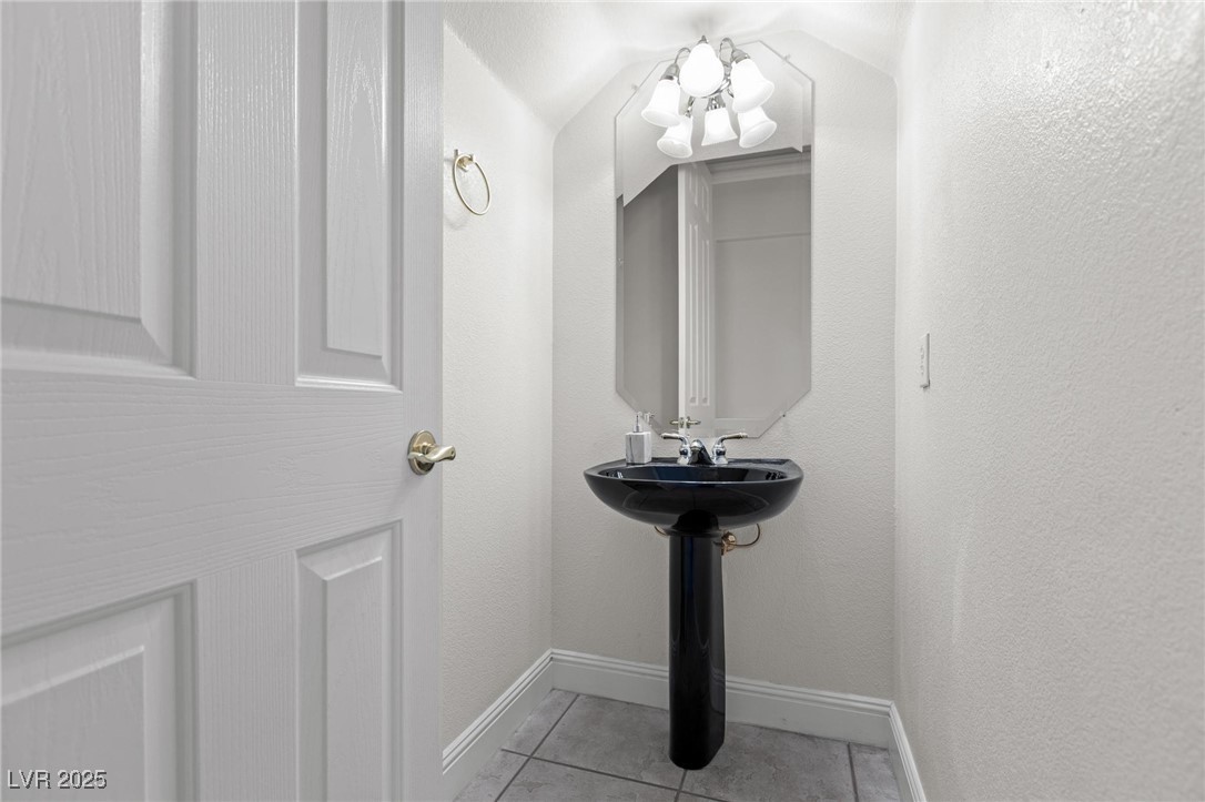 425 Pinnacle Heights Lane