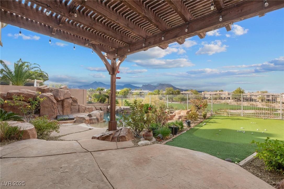 425 Pinnacle Heights Lane