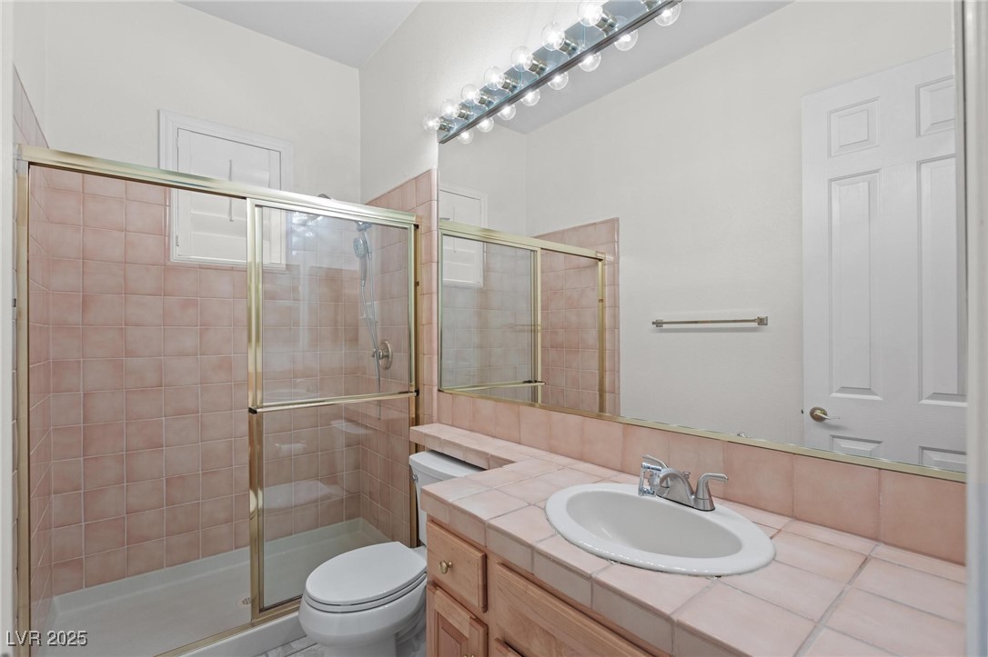 425 Pinnacle Heights Lane