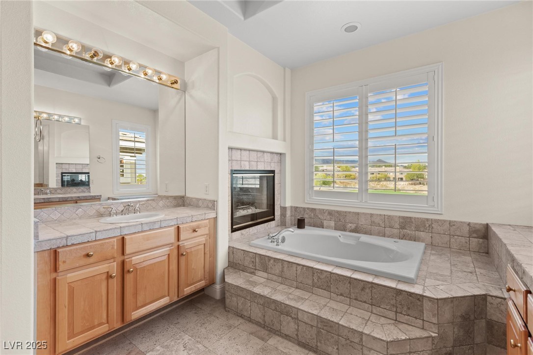 425 Pinnacle Heights Lane