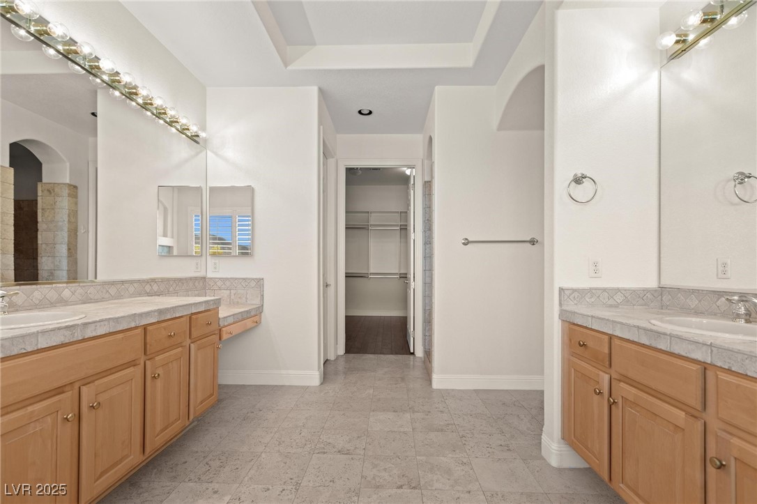 425 Pinnacle Heights Lane