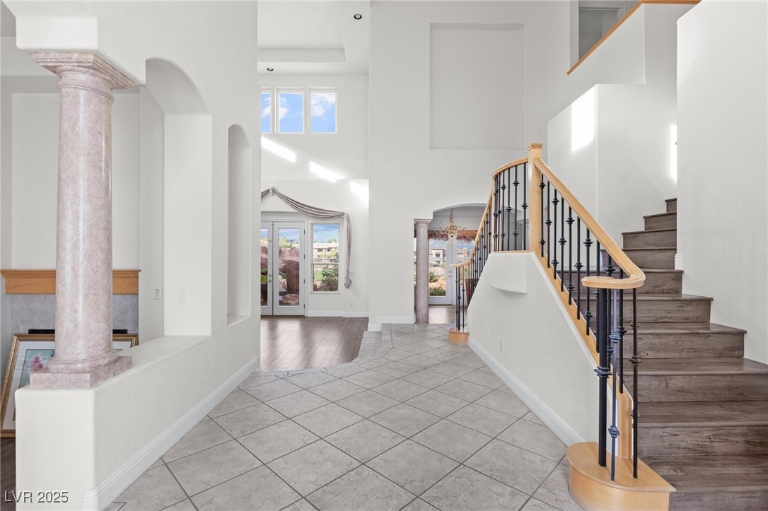 425 Pinnacle Heights Lane