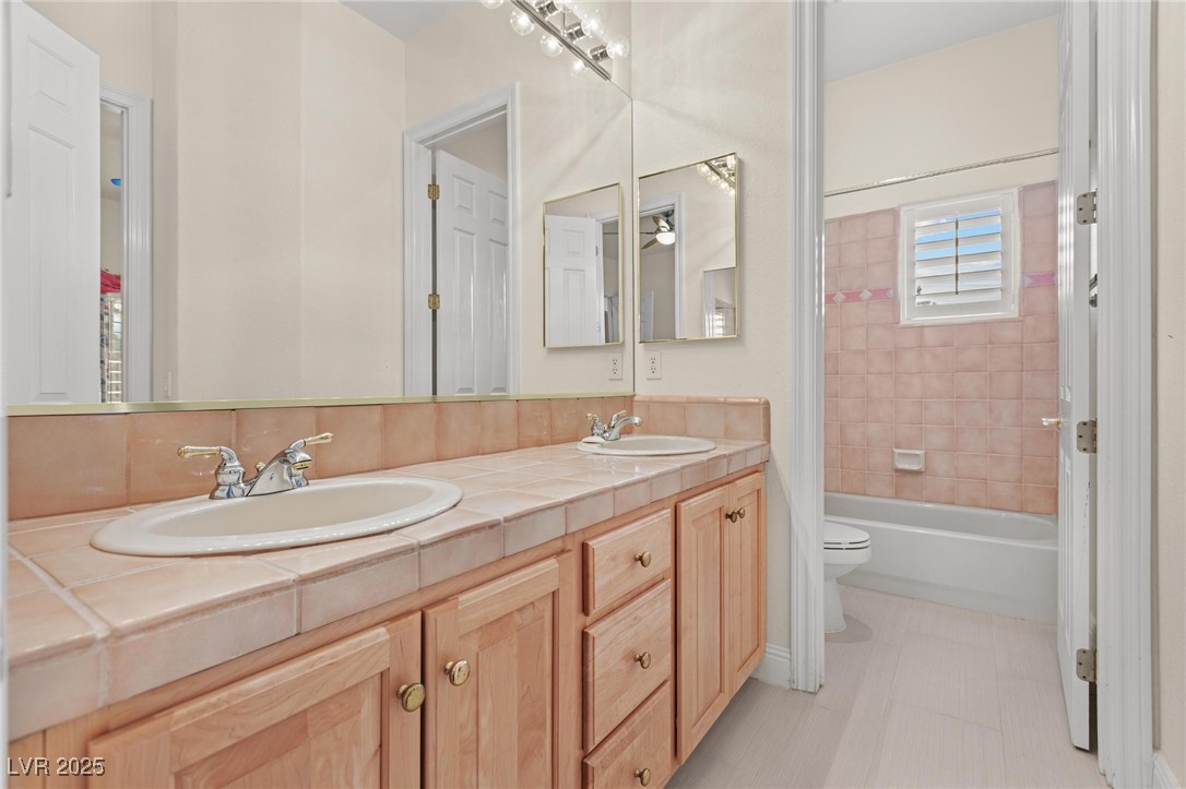 425 Pinnacle Heights Lane