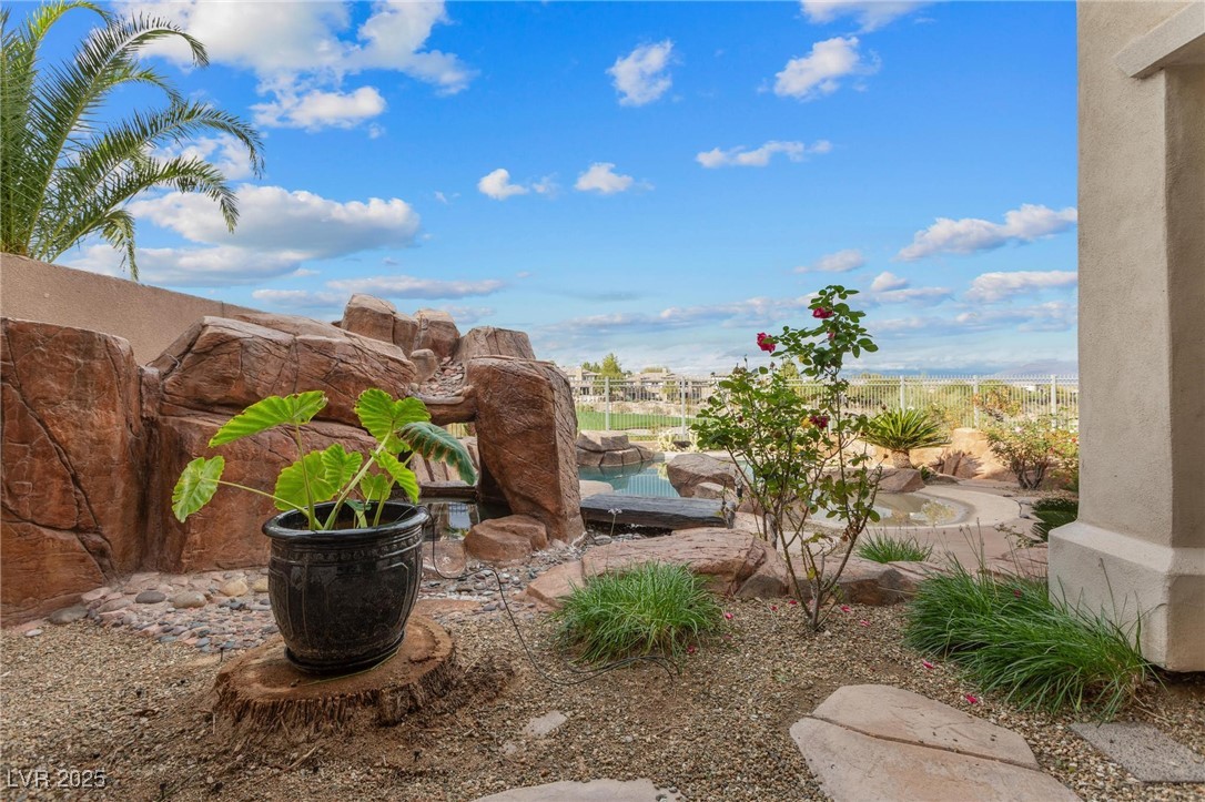 425 Pinnacle Heights Lane