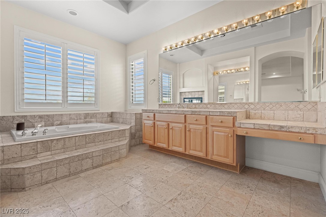 425 Pinnacle Heights Lane