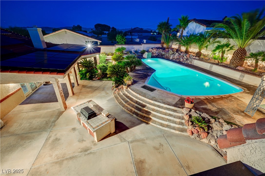 301 East Longacres Drive