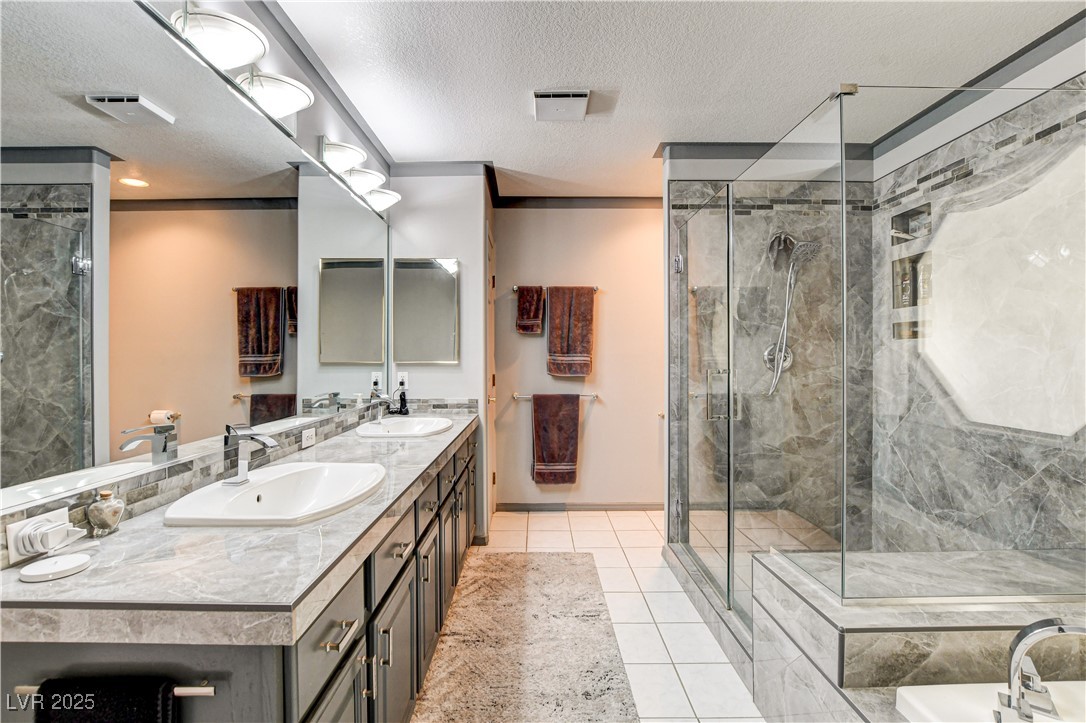 301 East Longacres Drive