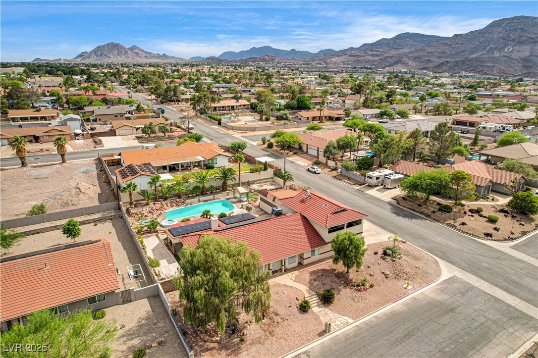 301 East Longacres Drive