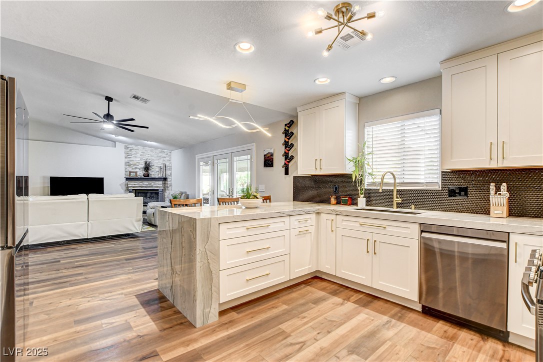 301 East Longacres Drive