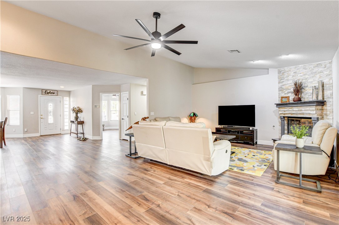 301 East Longacres Drive