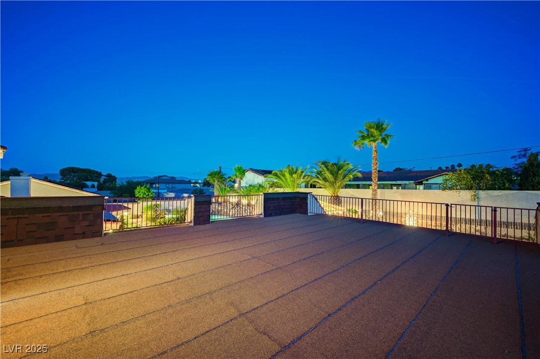 301 East Longacres Drive