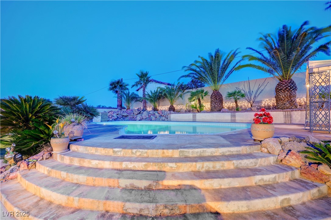 301 East Longacres Drive