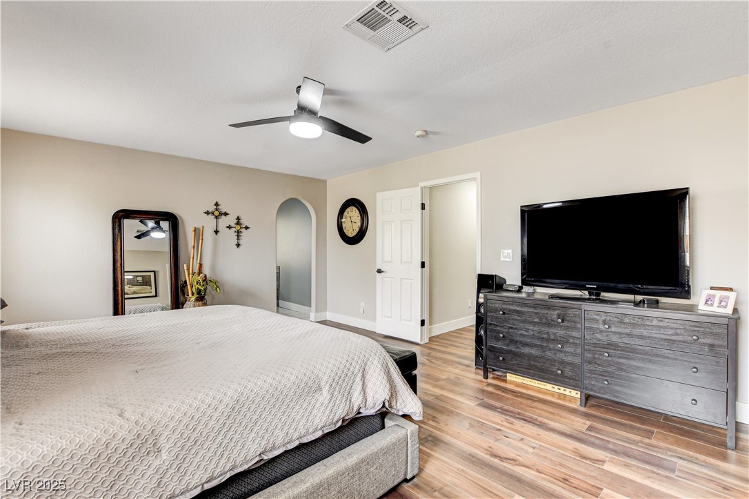 301 East Longacres Drive