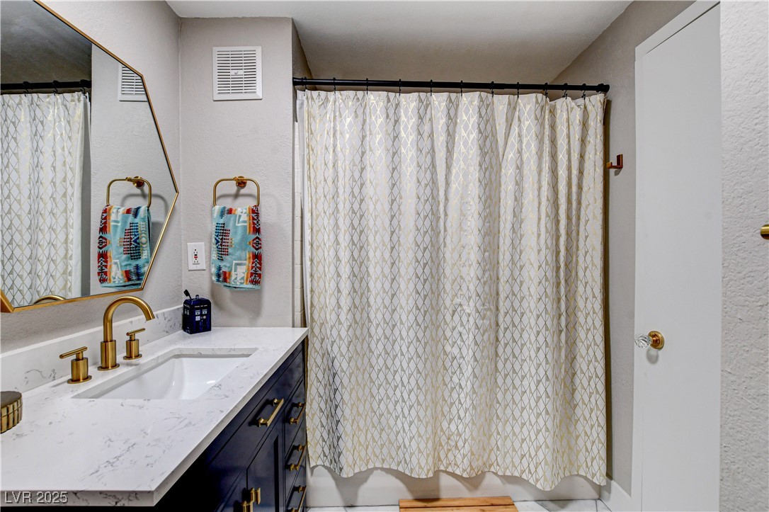 301 East Longacres Drive