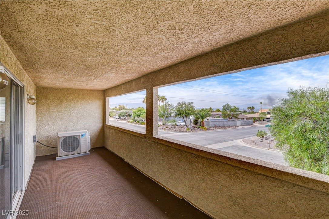 301 East Longacres Drive