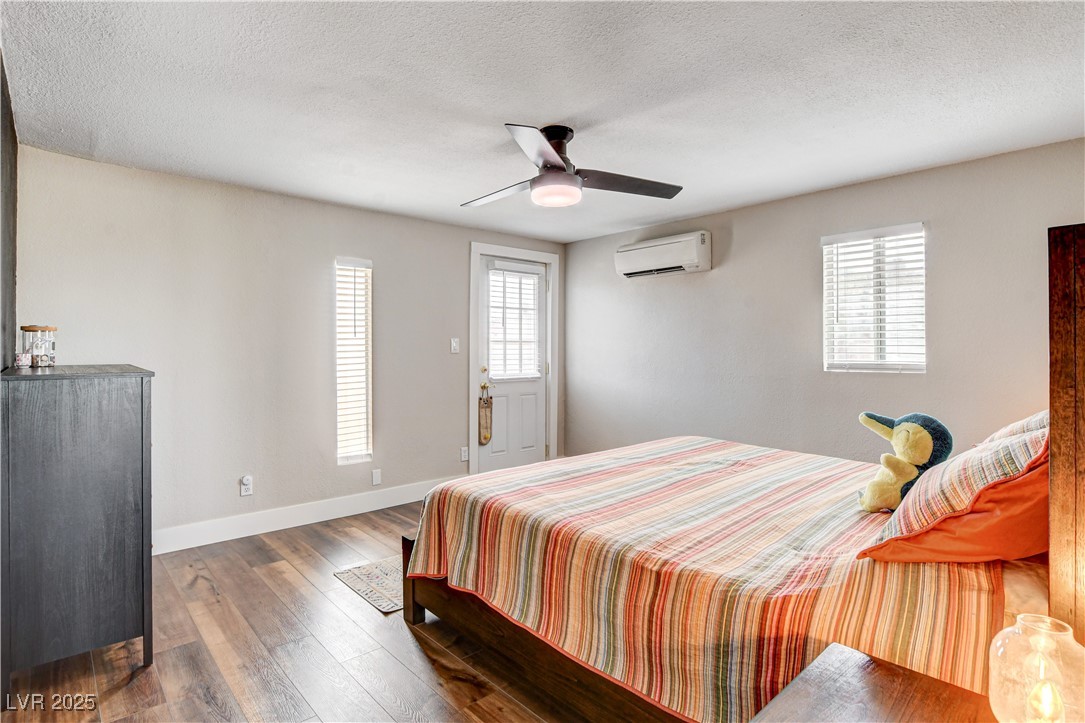 301 East Longacres Drive