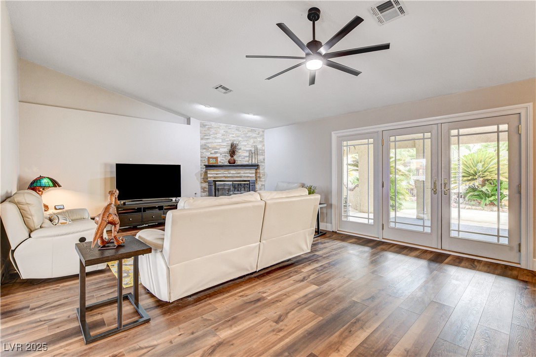 301 East Longacres Drive