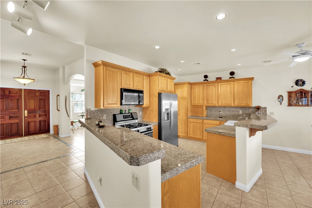 8016 Golfers Oasis Drive