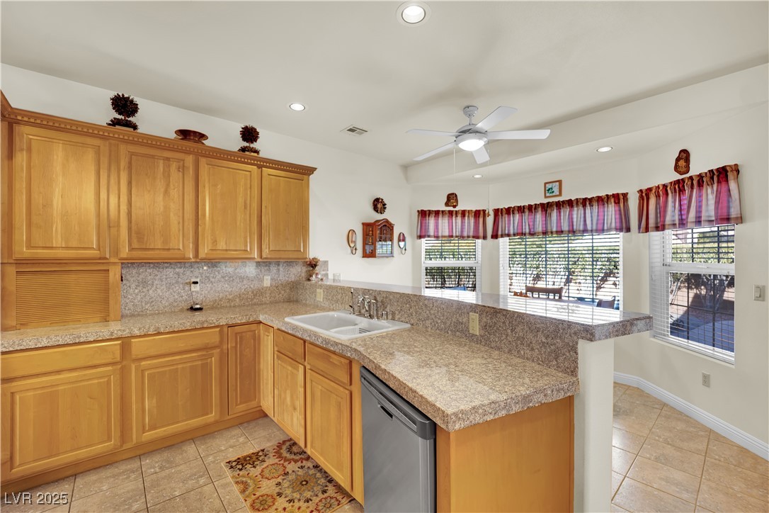 8016 Golfers Oasis Drive