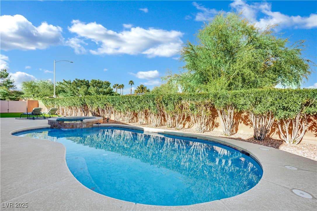 8016 Golfers Oasis Drive