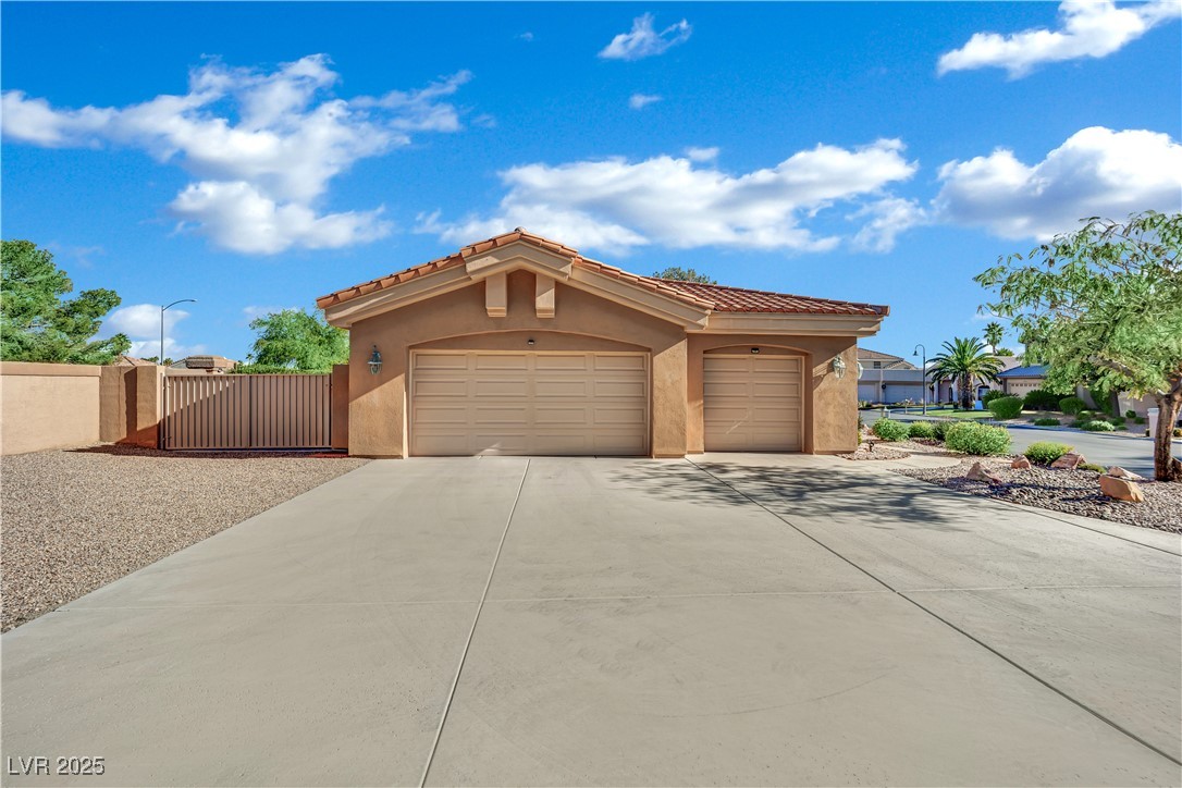 8016 Golfers Oasis Drive