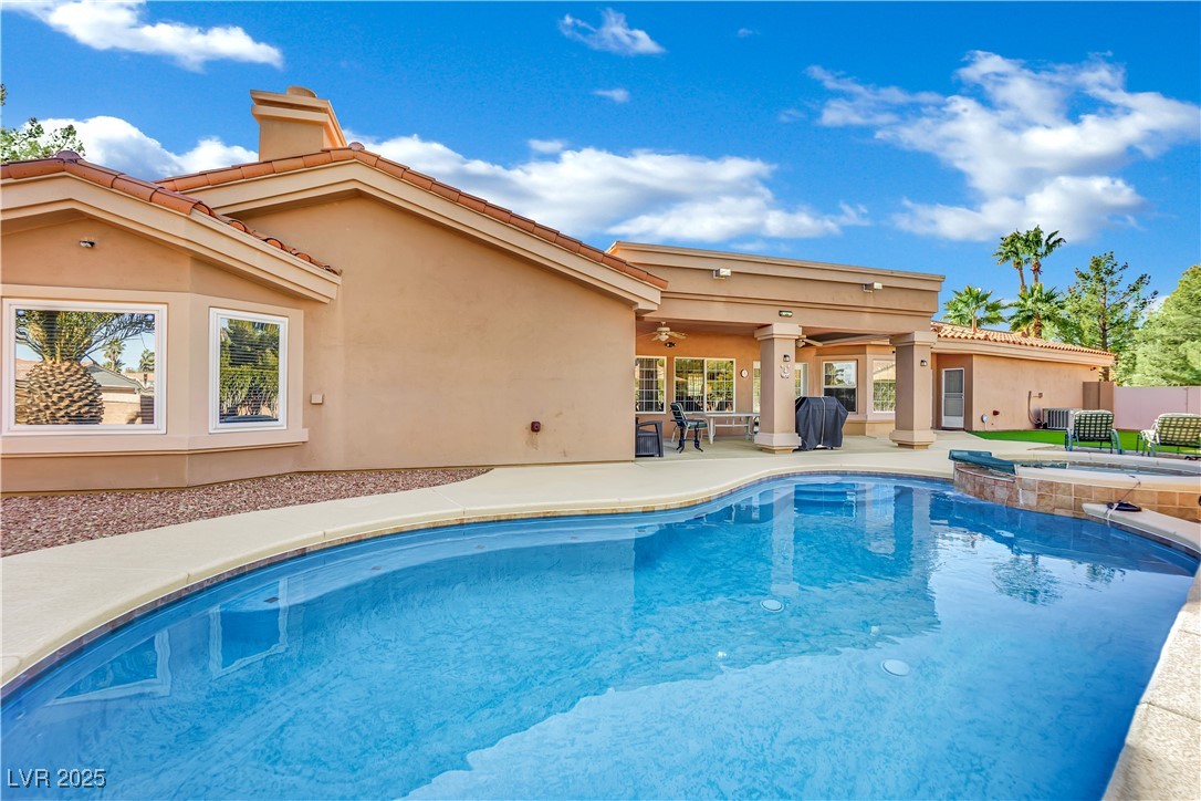 8016 Golfers Oasis Drive