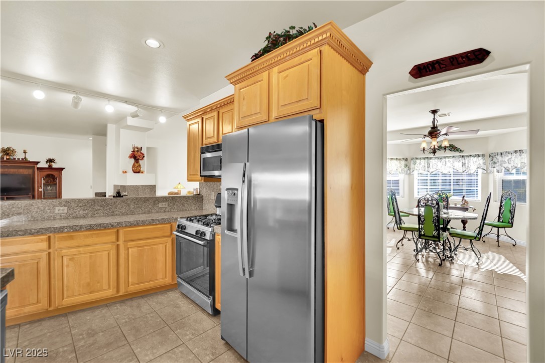 8016 Golfers Oasis Drive