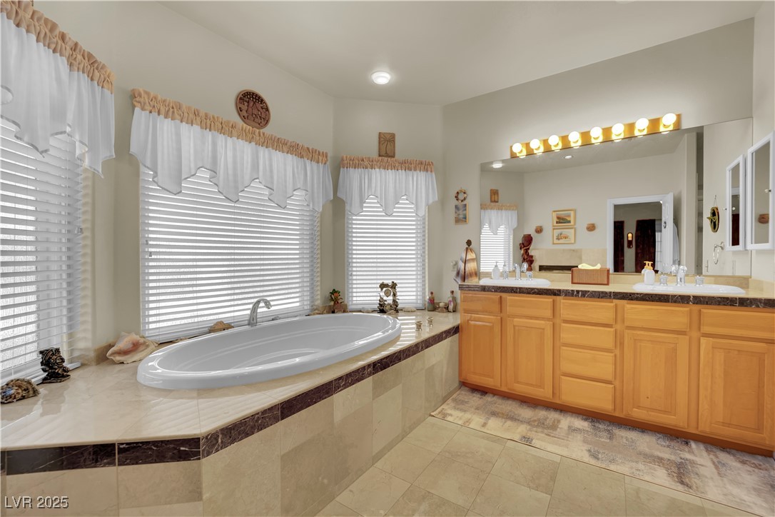 8016 Golfers Oasis Drive