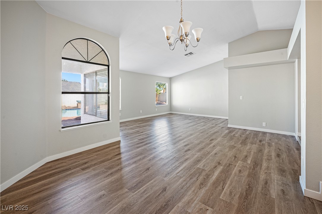 3605 North Torrey Pines Drive