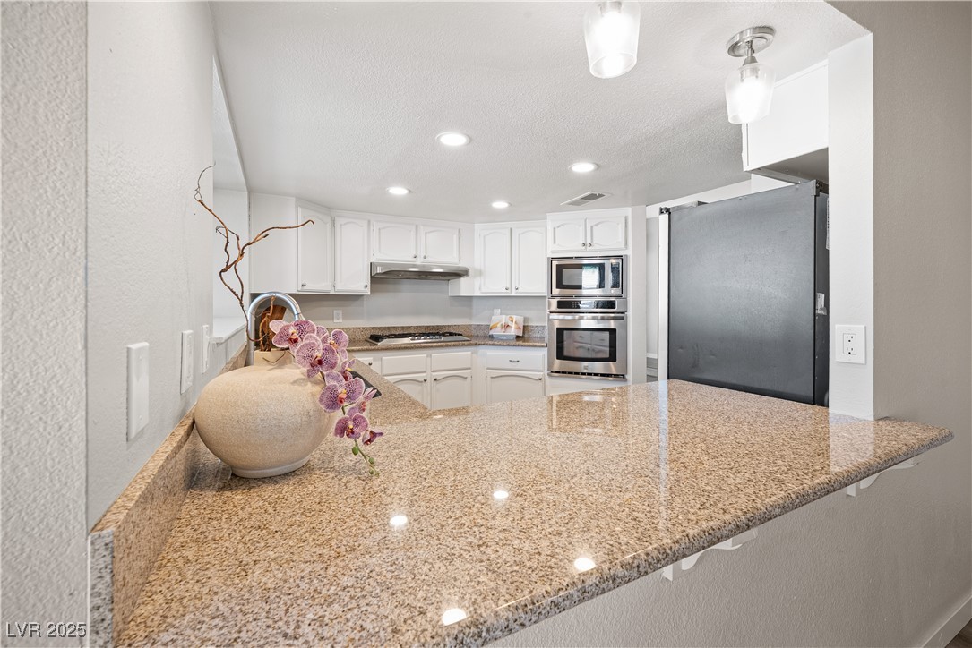 3605 North Torrey Pines Drive