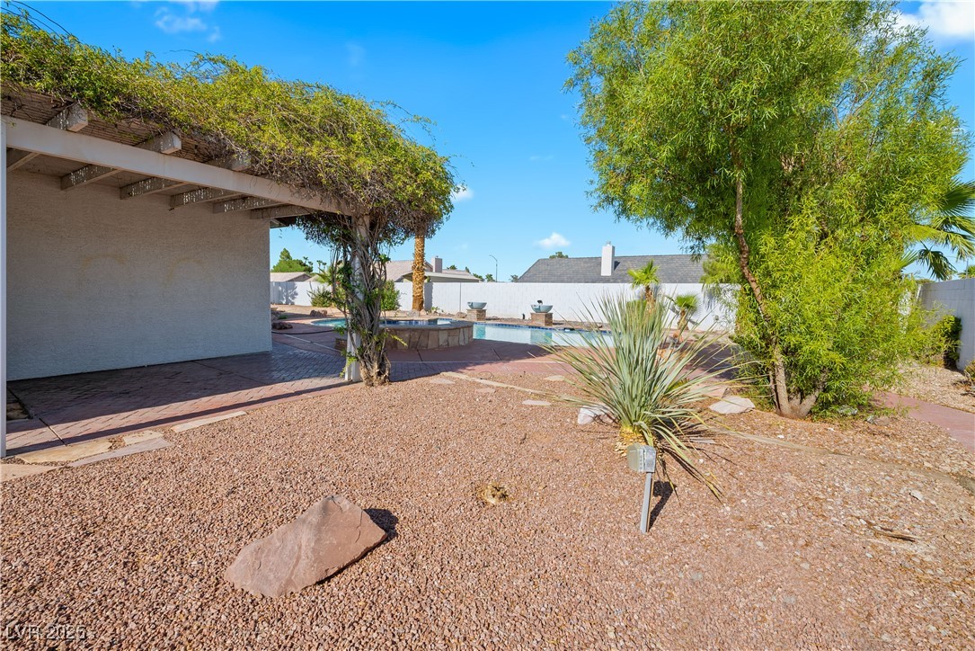 3605 North Torrey Pines Drive