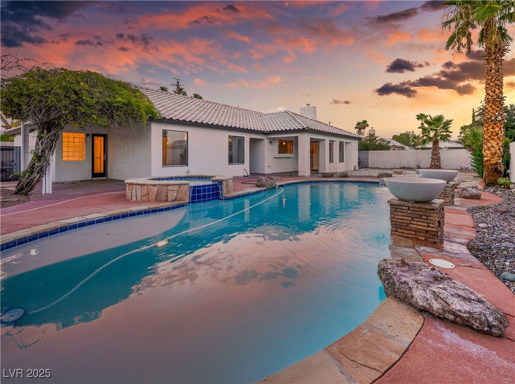 3605 North Torrey Pines Drive