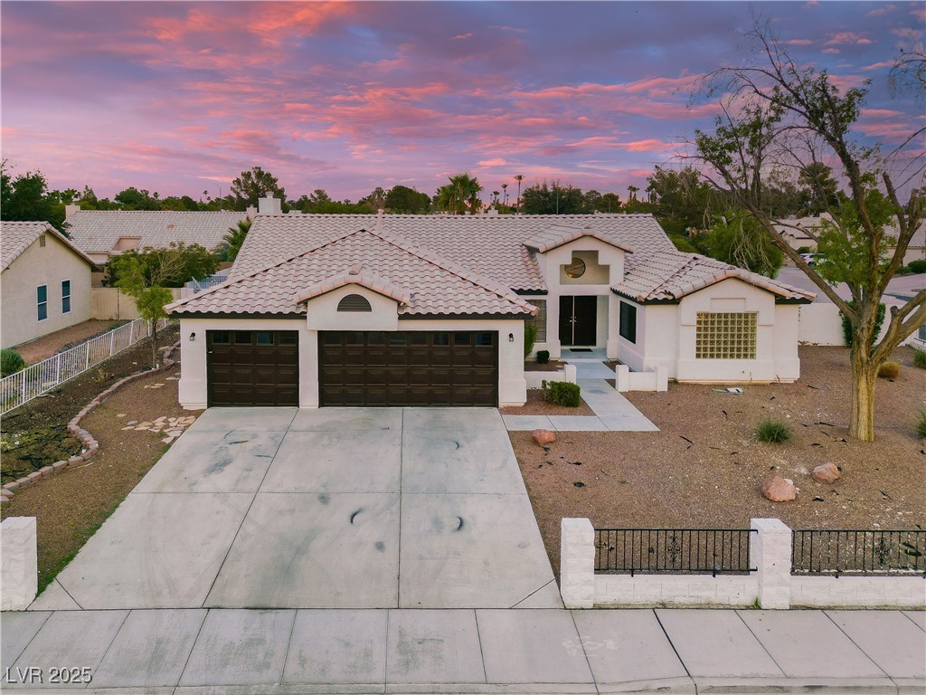 3605 North Torrey Pines Drive