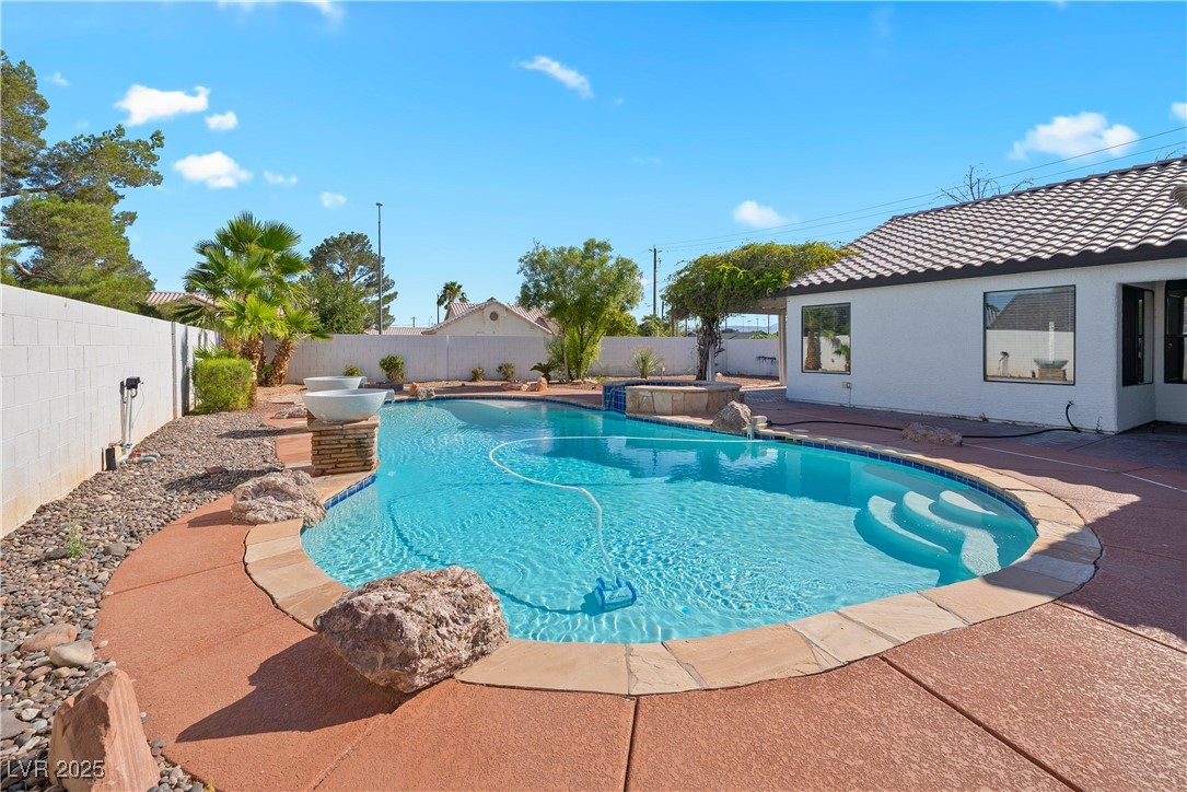 3605 North Torrey Pines Drive