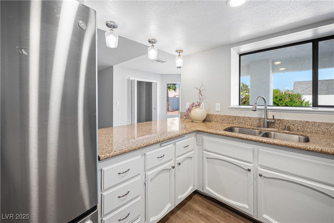 3605 North Torrey Pines Drive