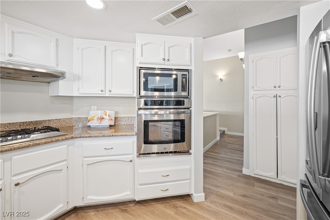 3605 North Torrey Pines Drive