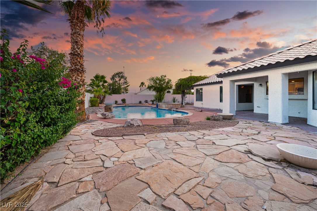 3605 North Torrey Pines Drive