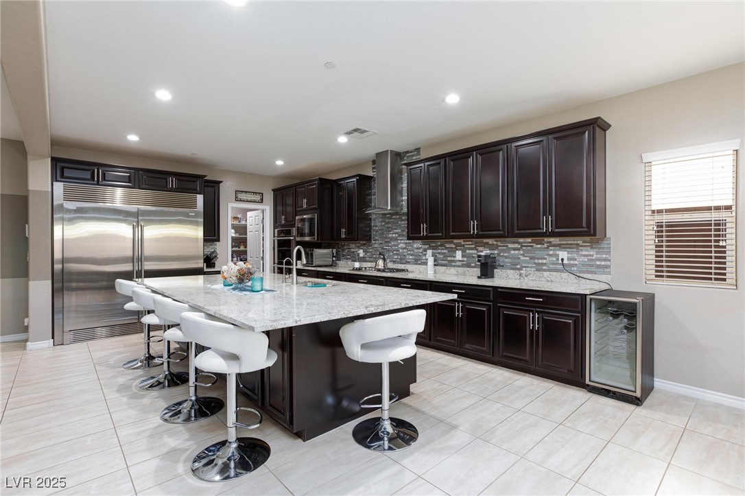 988 Fairway Hill Street