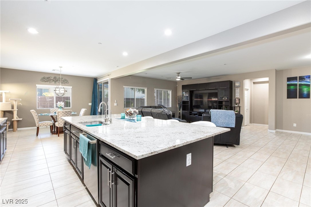 988 Fairway Hill Street