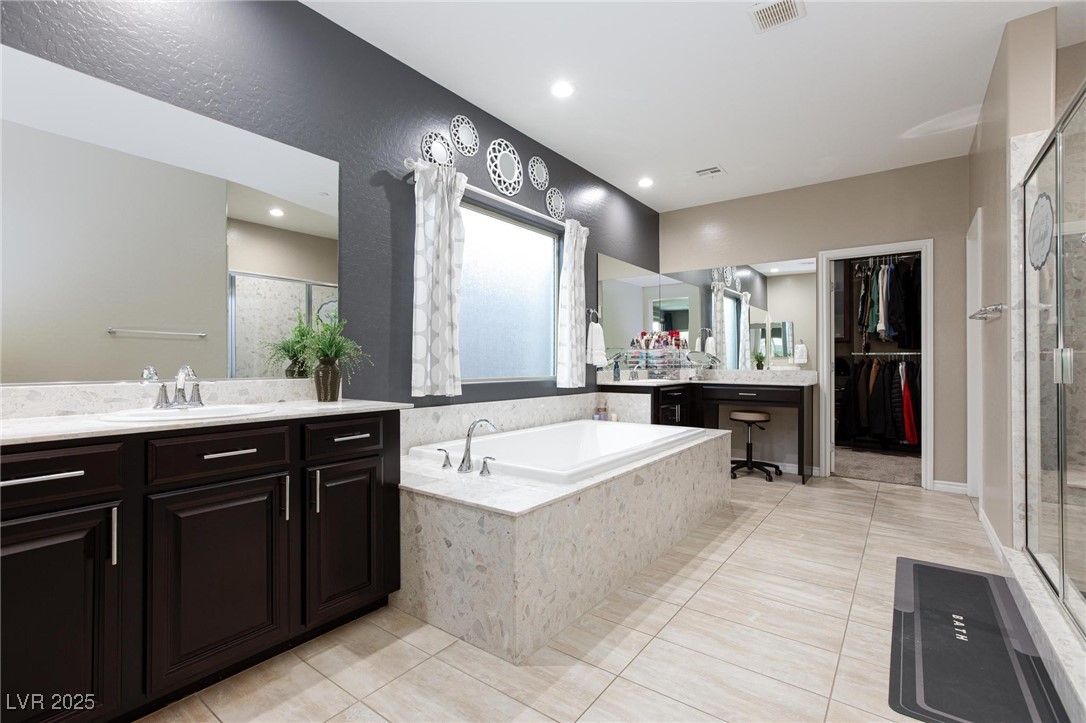 988 Fairway Hill Street