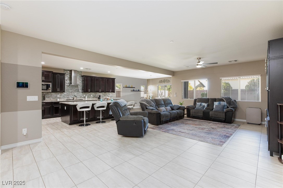 988 Fairway Hill Street