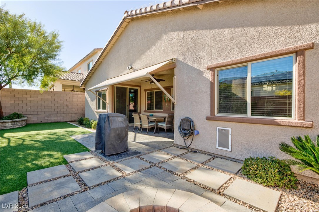 988 Fairway Hill Street